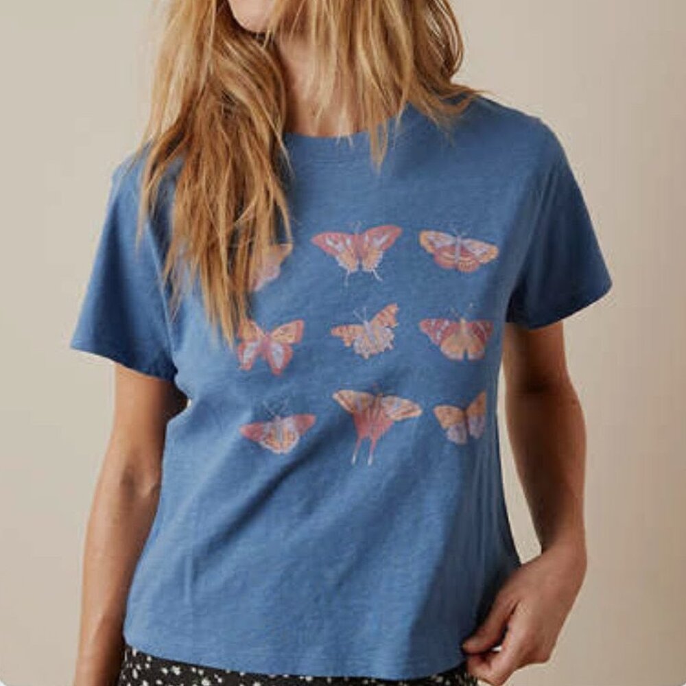 American Eagle butterfly T shirt blue size medium